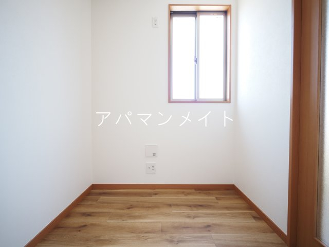 その他　2.7帖の納戸です