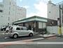 コンビニ　ファミリーマート（コンビニ）まで180m