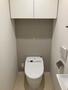 トイレ　落ち着いた色調のトイレです