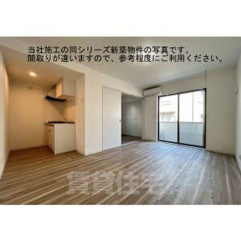 ＪＲ山陽本線 塩屋駅 徒歩17分 3階建 新築の居間写真