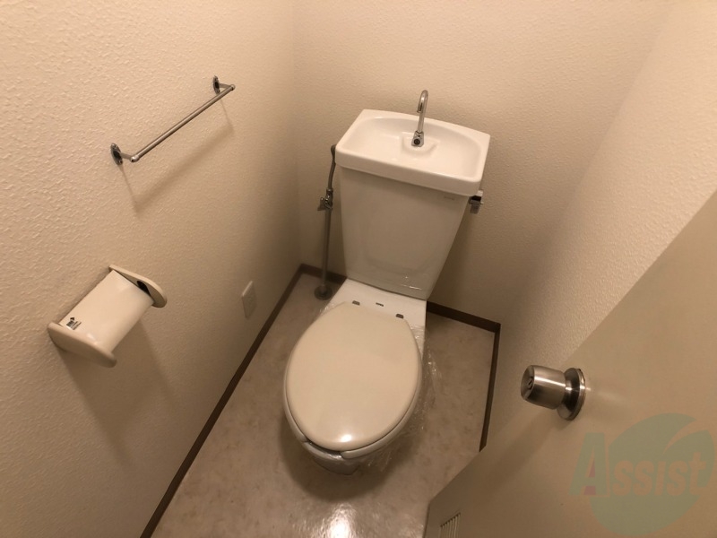 トイレ　こちらはトイレです。清潔感があり、安心して使用できます。