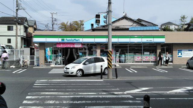 コンビニ　ファミリーマート　横浜上白根店（コンビニ）まで1838m