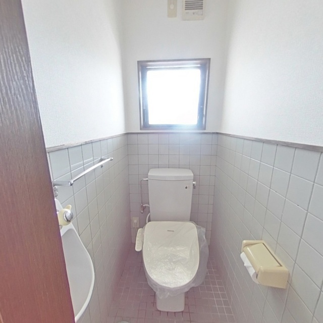 岐阜市 2階建 築31年のトイレ写真