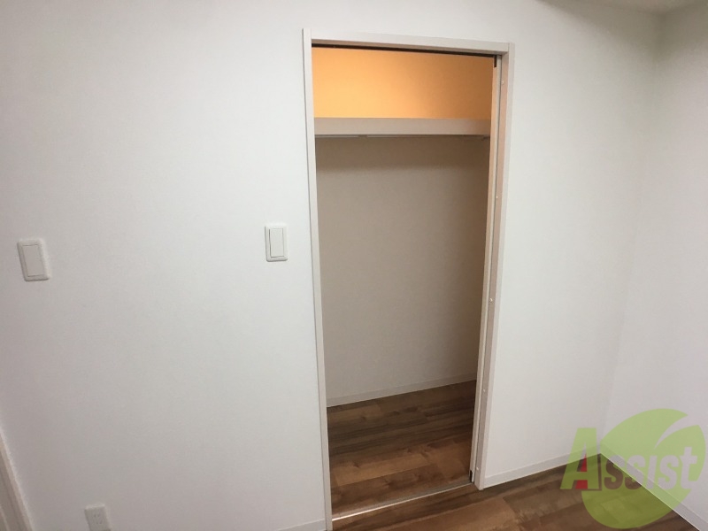 収納　寝室の収納です。部屋がすっきり片付きます。