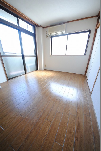 丸北マンションの居間写真