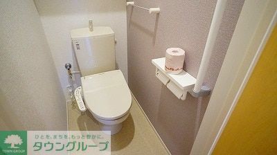 ＪＲ高崎線 本庄駅 バス乗車時間：12分 最寄りバス停で下車 徒歩4分 2階建 築8年のトイレ写真