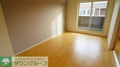 ＪＲ高崎線 本庄駅 バス乗車時間：12分 最寄りバス停で下車 徒歩4分 2階建 築8年の居間写真