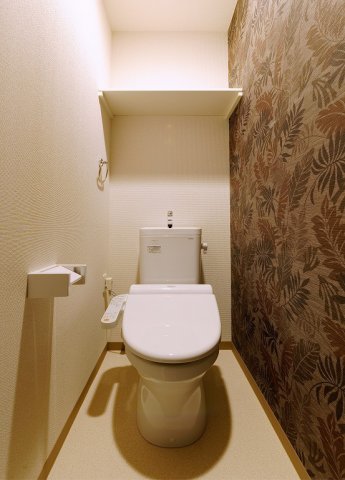 ＪＲ阪和線 久米田駅 徒歩12分 3階建 築12年のトイレ写真