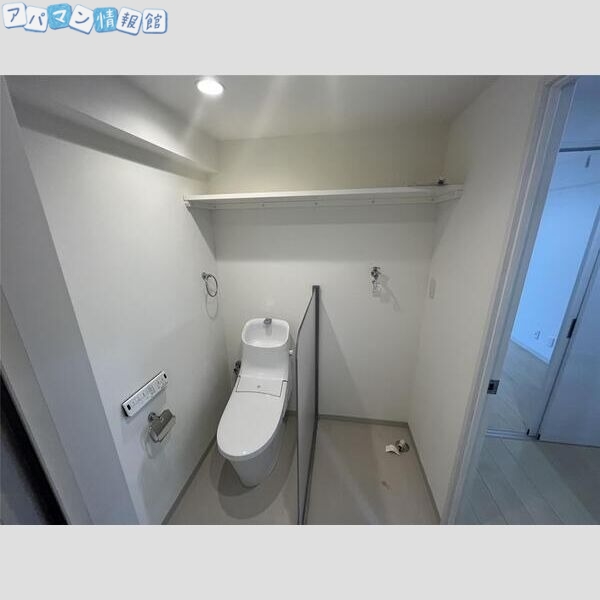 マンション礎のトイレ写真