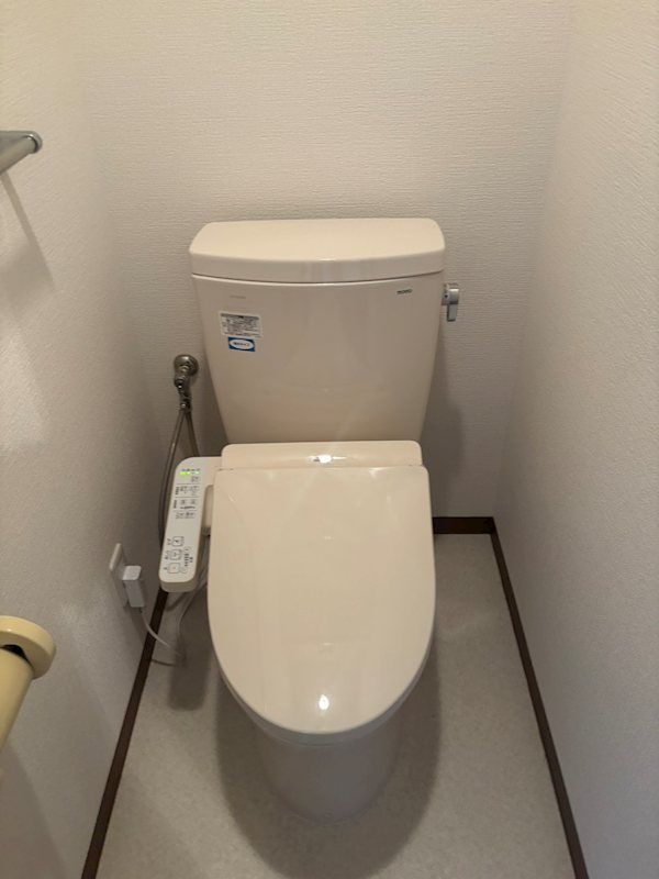 東武野田線 馬込沢駅 徒歩10分 3階建 築32年のトイレ写真
