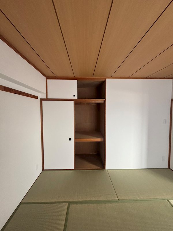 東武野田線 馬込沢駅 徒歩10分 3階建 築32年の内装写真