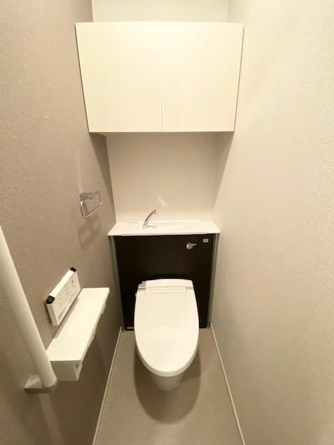 トイレ　温水洗浄便座