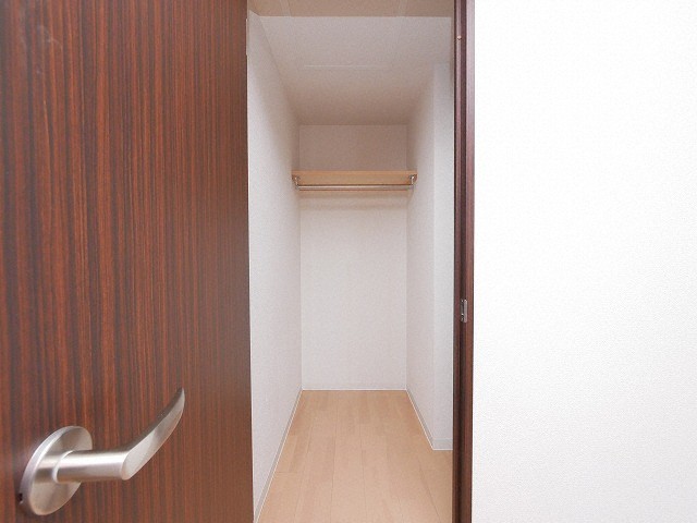 収納　収納力のあるウォークインクローゼットです！