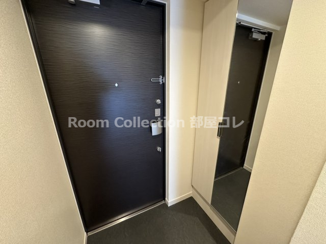 玄関　※同物件他部屋写真 反転、色違いの場合有 現況優先
