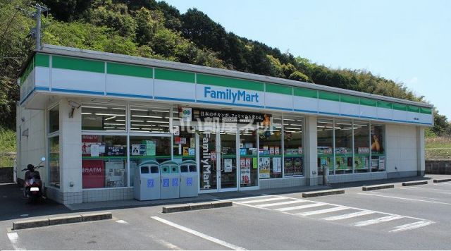 コンビニ　ファミリーマート唐津佐志店（コンビニ）まで624m