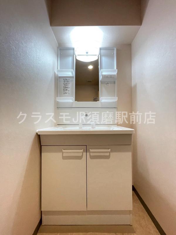 洗面設備　洗面台もキレイですね