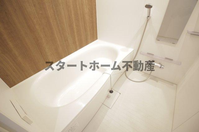 バス・シャワールーム　落ち着いた空間のお風呂です