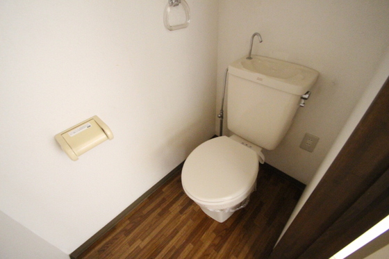 【岡山市北区宿のアパートのトイレ】