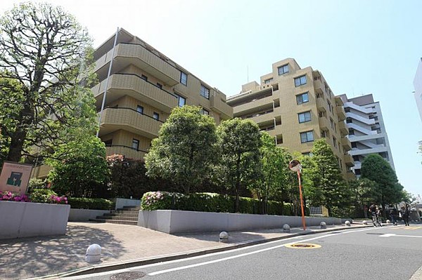赤坂アパートメントの建物外観