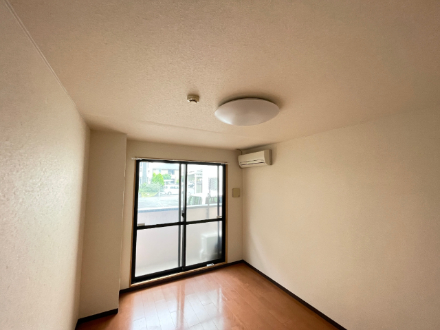 その他設備　照明エアコンついています