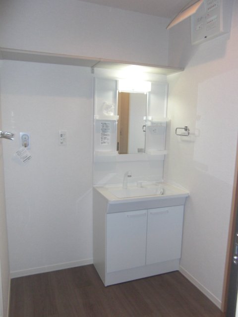 洗面設備　シャワー付洗面台