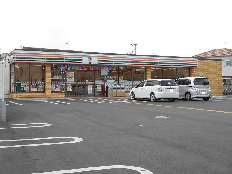 コンビニ　セブンイレブン川越月吉町店（コンビニ）まで694m