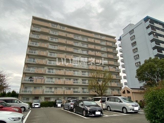 【和歌山市元町奉行丁のマンションの駐車場】