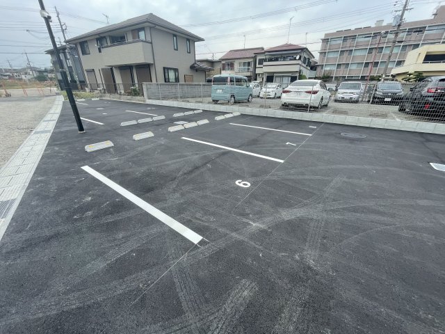 【クレアトゥールの駐車場】