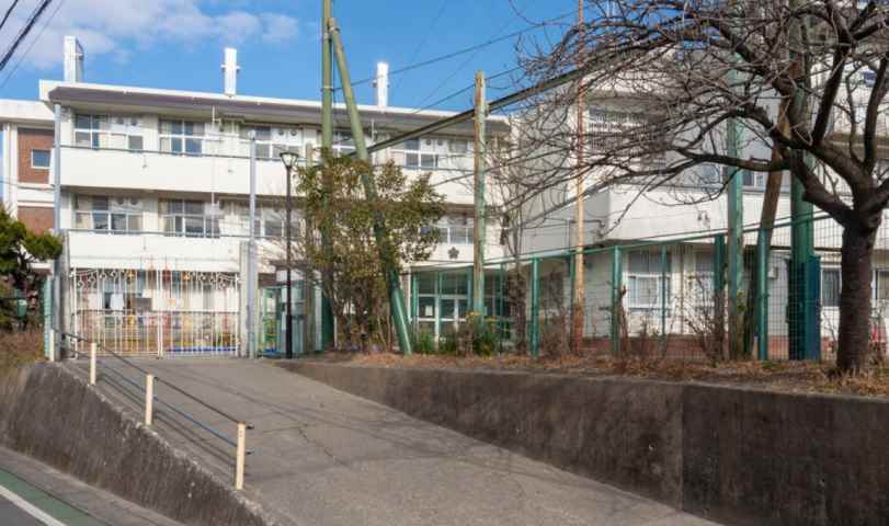 小学校　鎌倉市立第二小学校（小学校）まで665m