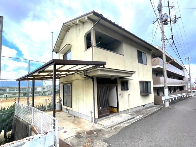 ペット可！便利な立地 松山市内宮町 2階建 貸家3の建物外観