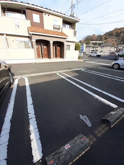 【エレマーサ　IIの駐車場】