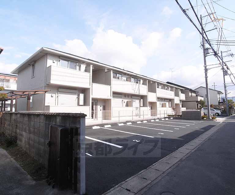 京都市伏見区向島吹田河原町のアパートの建物外観