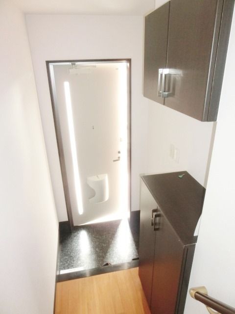 玄関　シューズボックス付き玄関