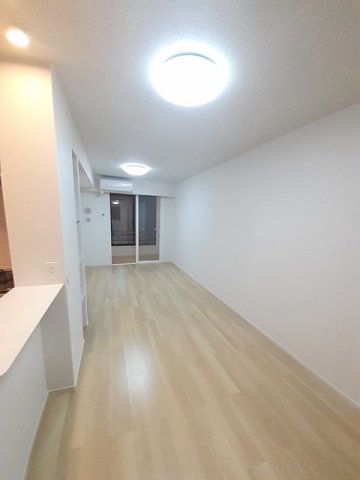 居室・リビング　こちらの居間で趣味の時間をお楽しみください