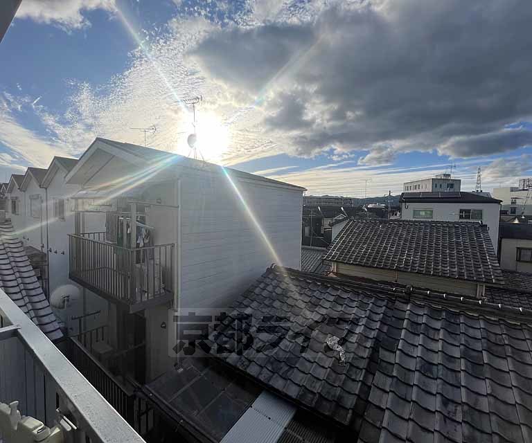 眺望　十分なスペース・日当たり・通風を確保したバルコニーです。