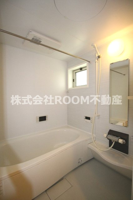 バス・シャワールーム　落ち着いた空間のお風呂です