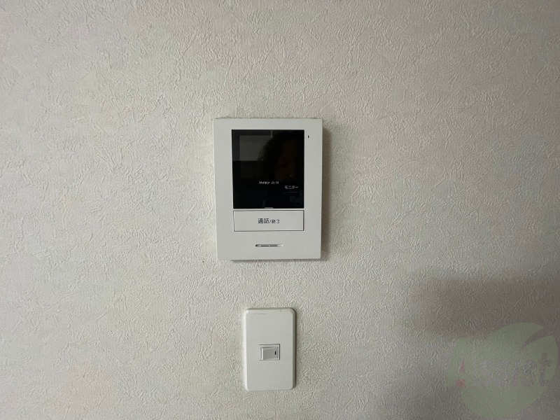 その他設備　ＴＶモニター付インターホンです。来客者の顔が見えるので安心！