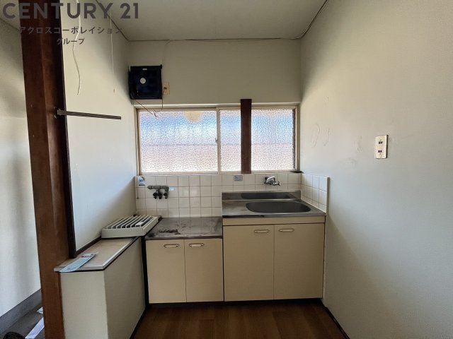 キッチン　窓有