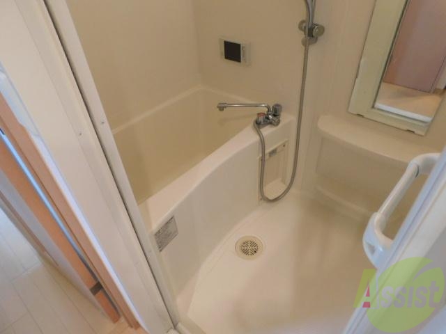 バス・シャワールーム　明るいお部屋です
