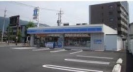 コンビニ　ローソン（コンビニ）まで500m