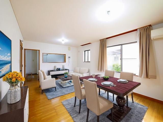 居室・リビング　CGで家具等を配置したもので家具等は含まれません