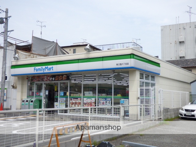 コンビニ　ファミリーマート（コンビニ）まで707m