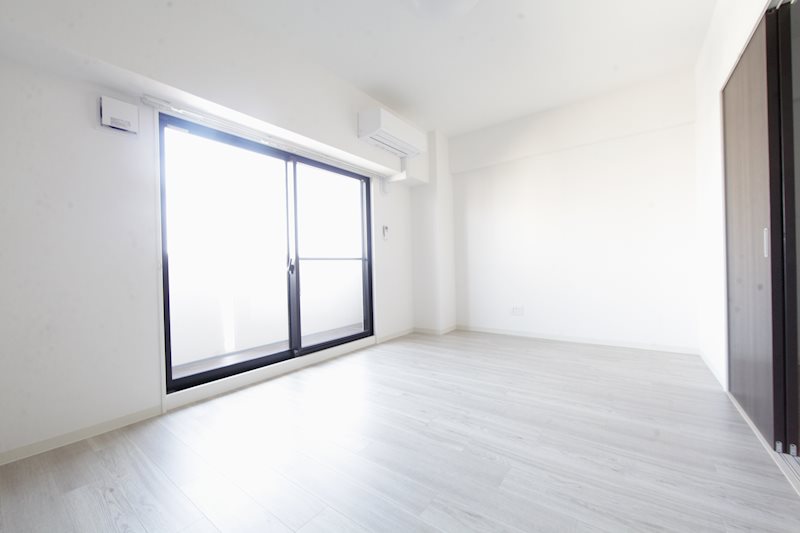 バルコニー　ＬＤＫ12.59帖　システムキッチン　エアコン付　バルコニー