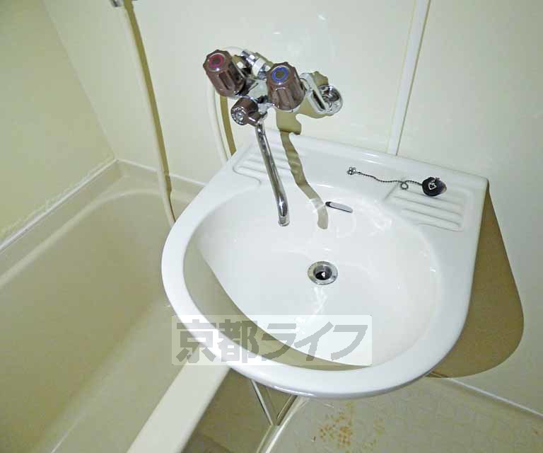 洗面設備　洗面台です。