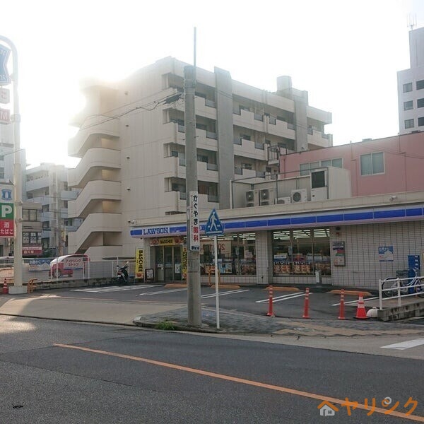 コンビニ　ローソン名東上社一丁目店（コンビニ）まで708m