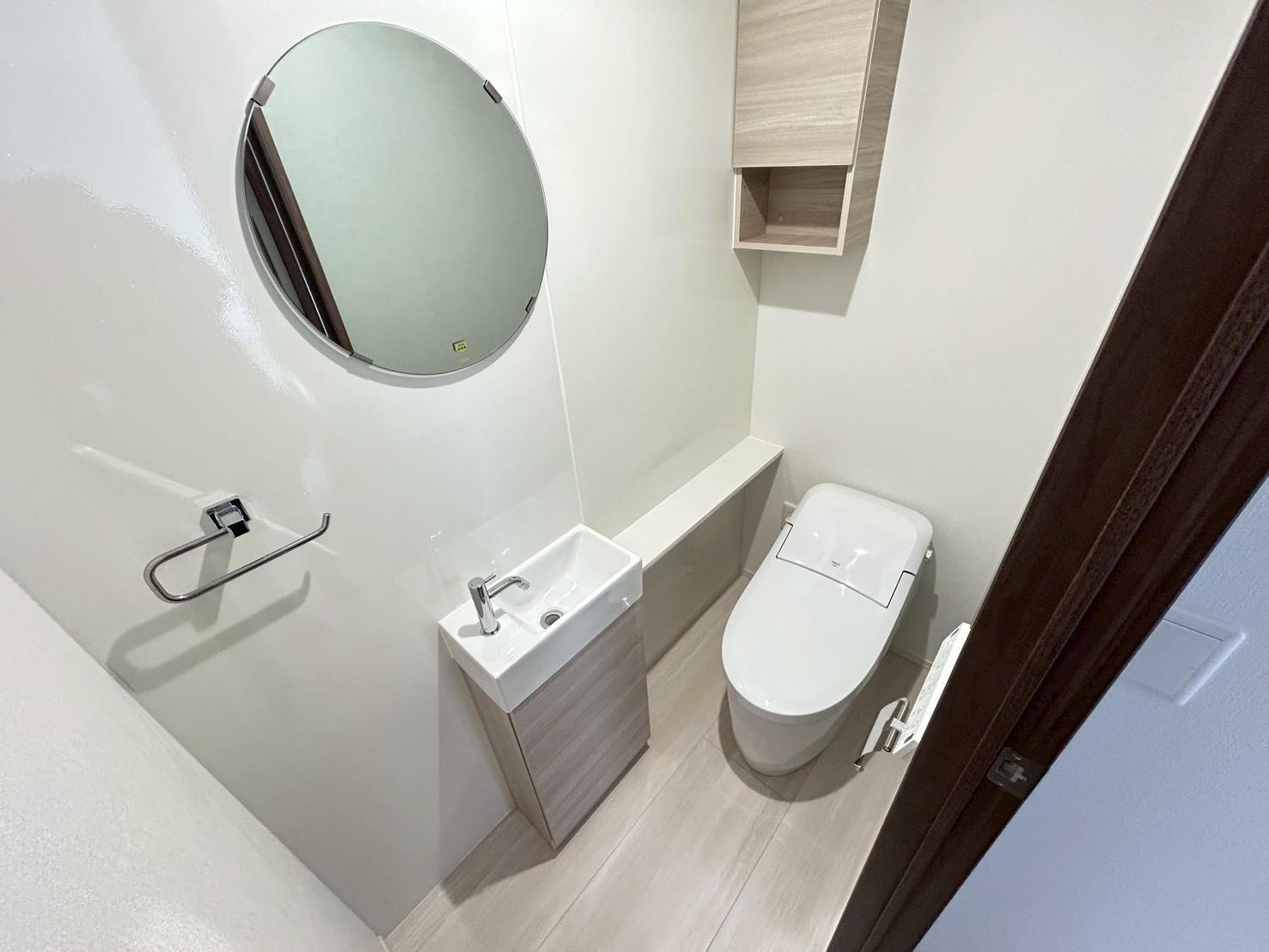 トイレ　温水洗浄暖房便座付トイレ