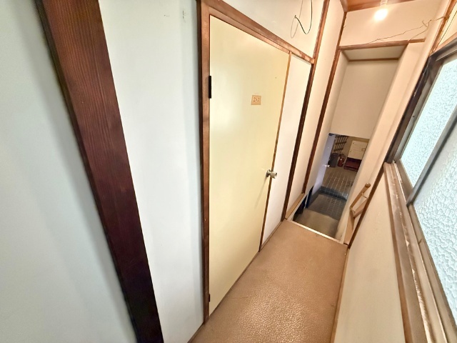 玄関　※写真は別部屋