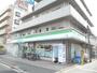 コンビニ　ファミリーマート（コンビニ）まで80m
