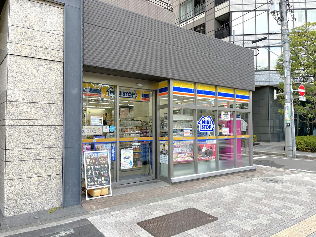 コンビニ　ミニストップ上野池之端店（コンビニ）まで167m