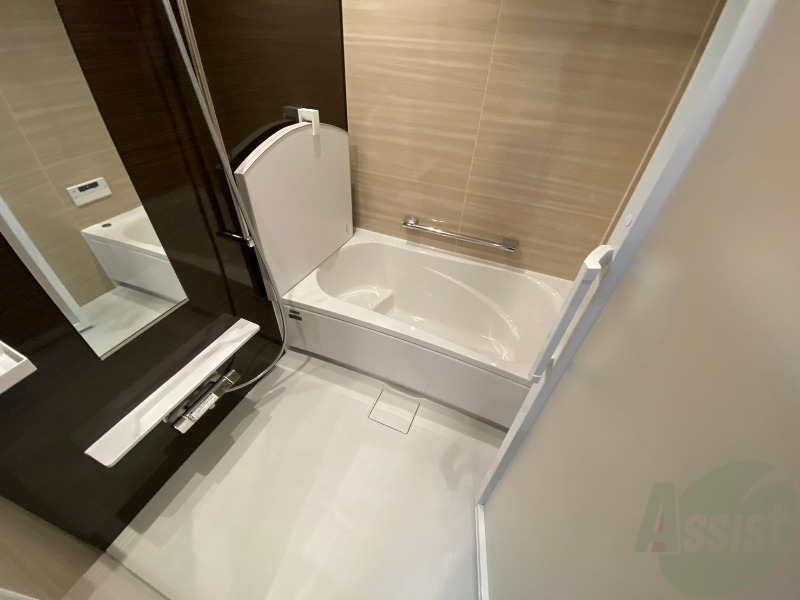 バス・シャワールーム　お風呂になります。一日の疲れを癒してくださいね。